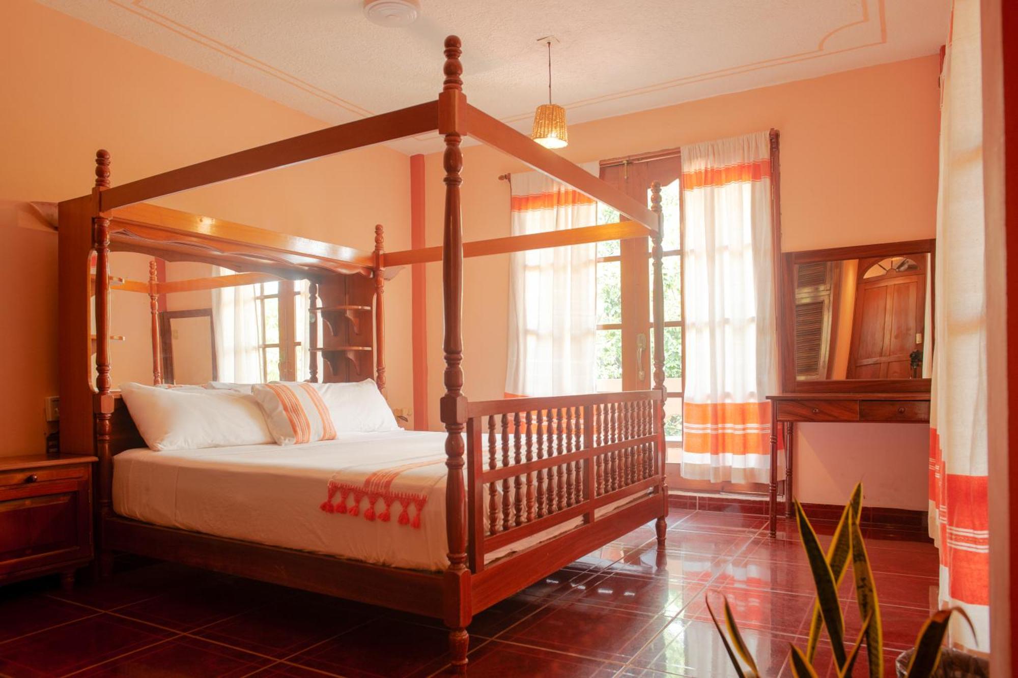 Hostal Casona Puerto Dreams